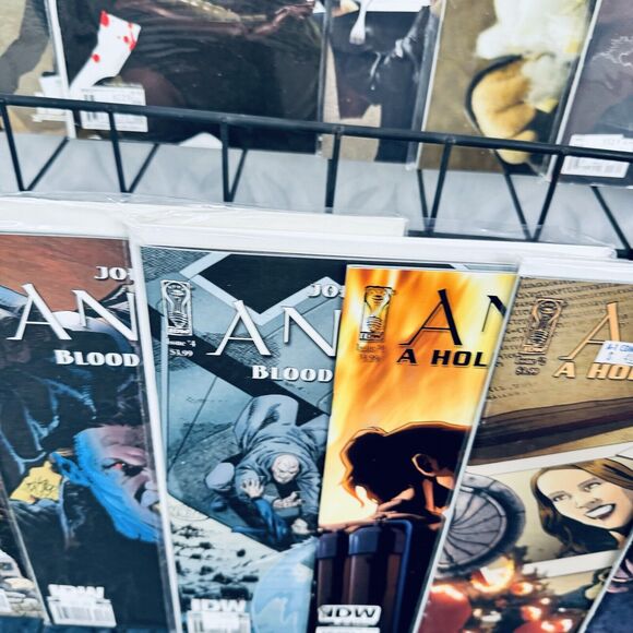 IDW Angel Lot Blood Trenches 1-4, Masks 1, Smile Time 1-3, Hole In The World 1-5 - Picture 9 of 9